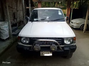 Mitsubishi Pajero 1995 White