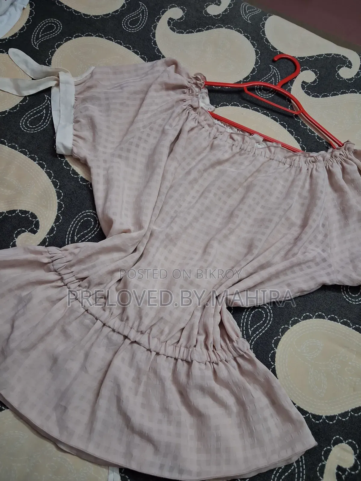 Women's Cute Off Shoulder Top With Back Ribbons