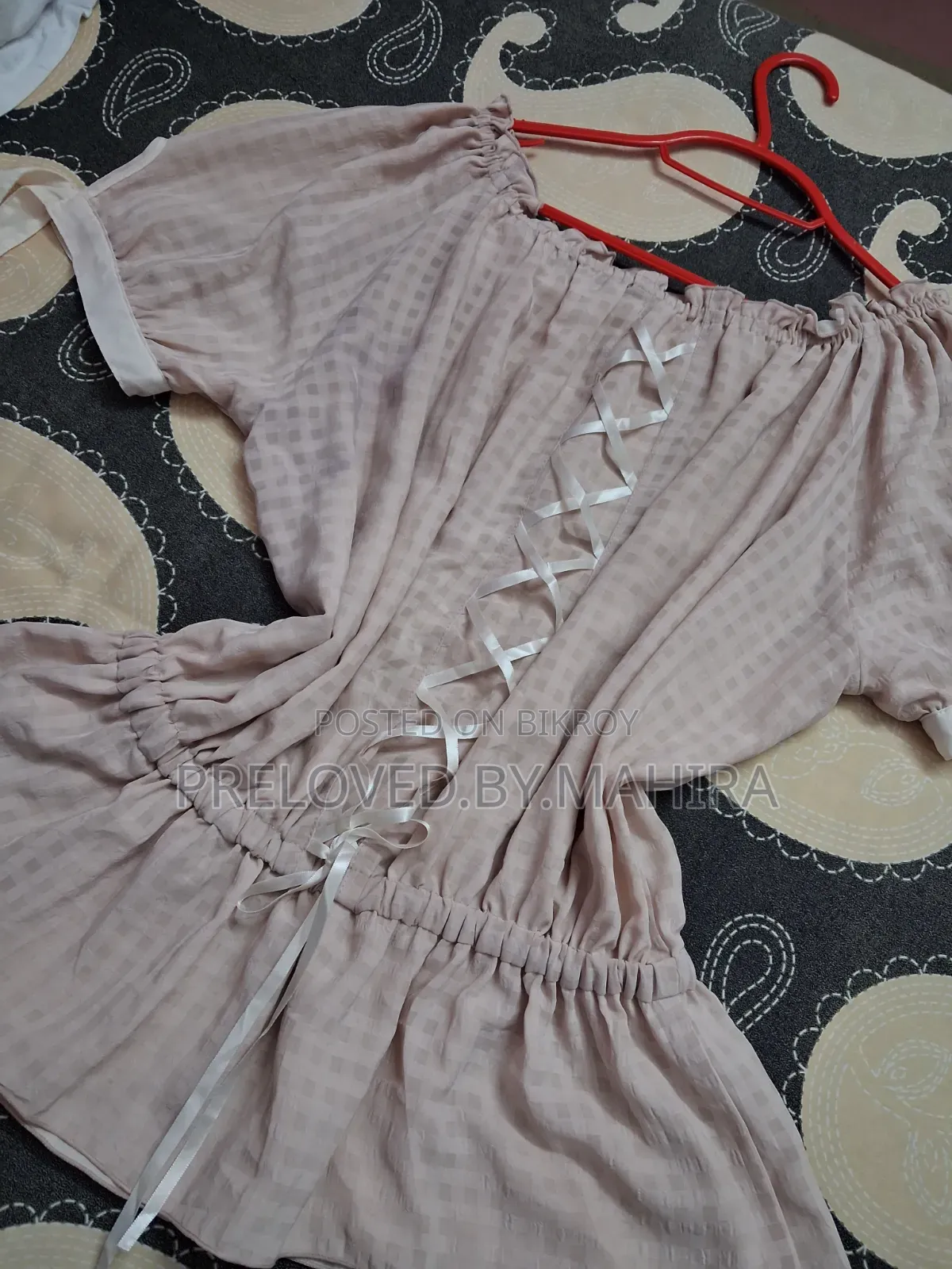 Women's Cute Off Shoulder Top With Back Ribbons