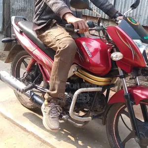 Mahindra Centuro 2018 Red