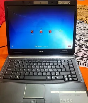 Laptop Acer 2GB Intel Celeron HDD 128GB