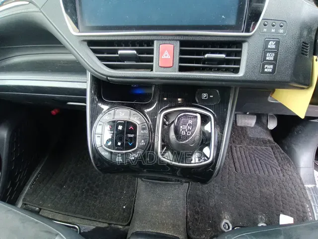 Toyota Esquire 2020 Black