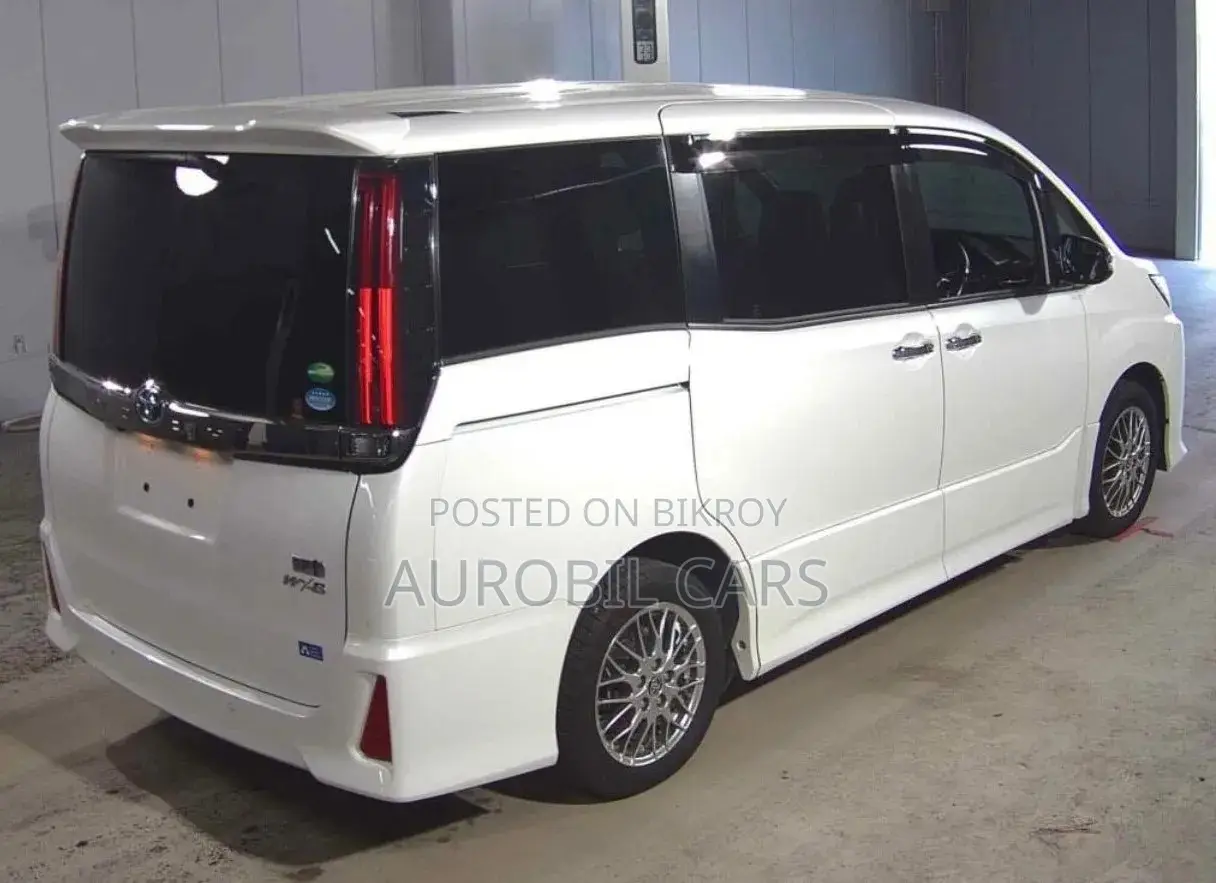 Toyota Noah 2021 Pearl