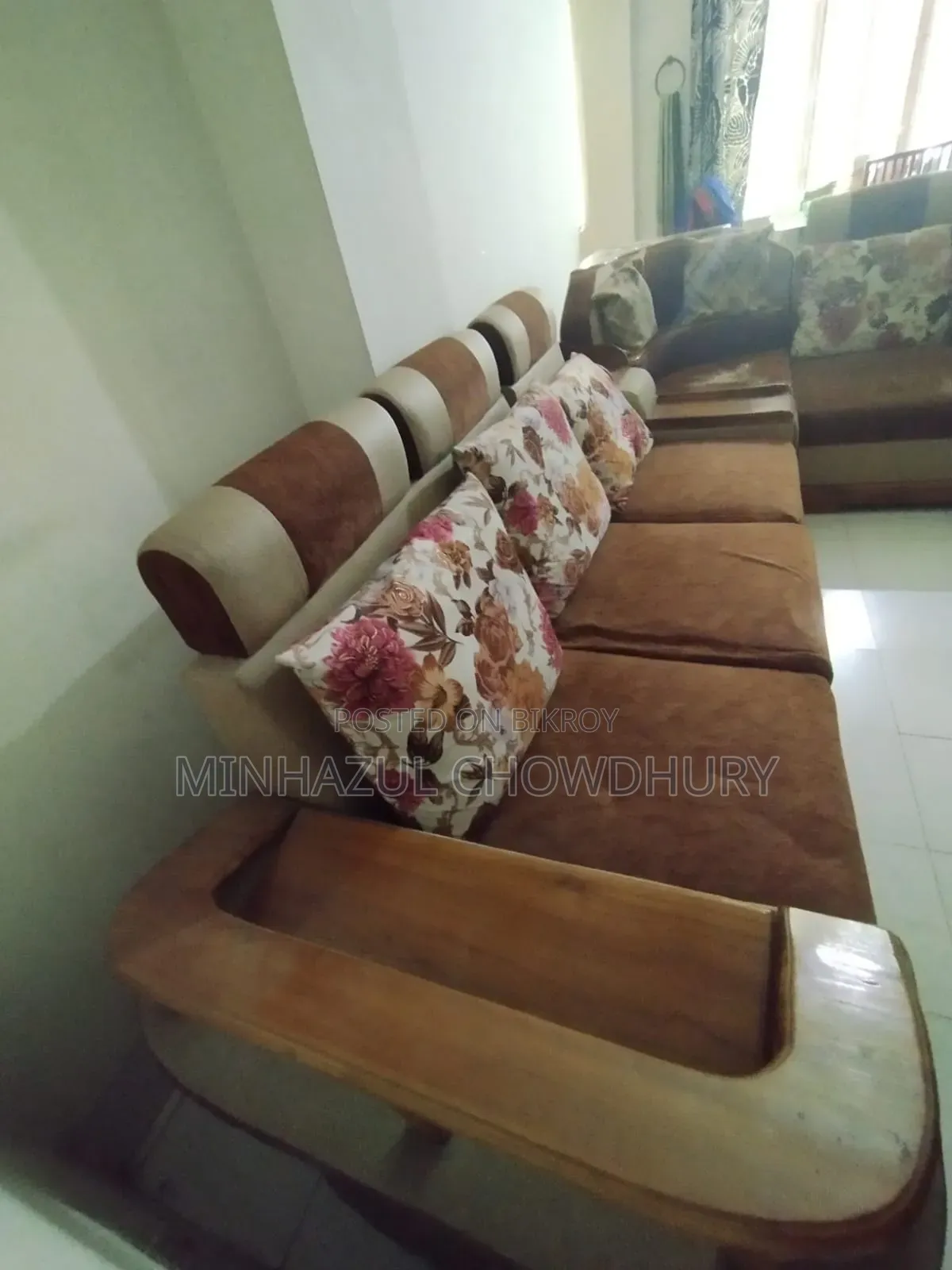 Exquisite and Luxurious L-Shape Corner Sofa Set (Fresh Condition)