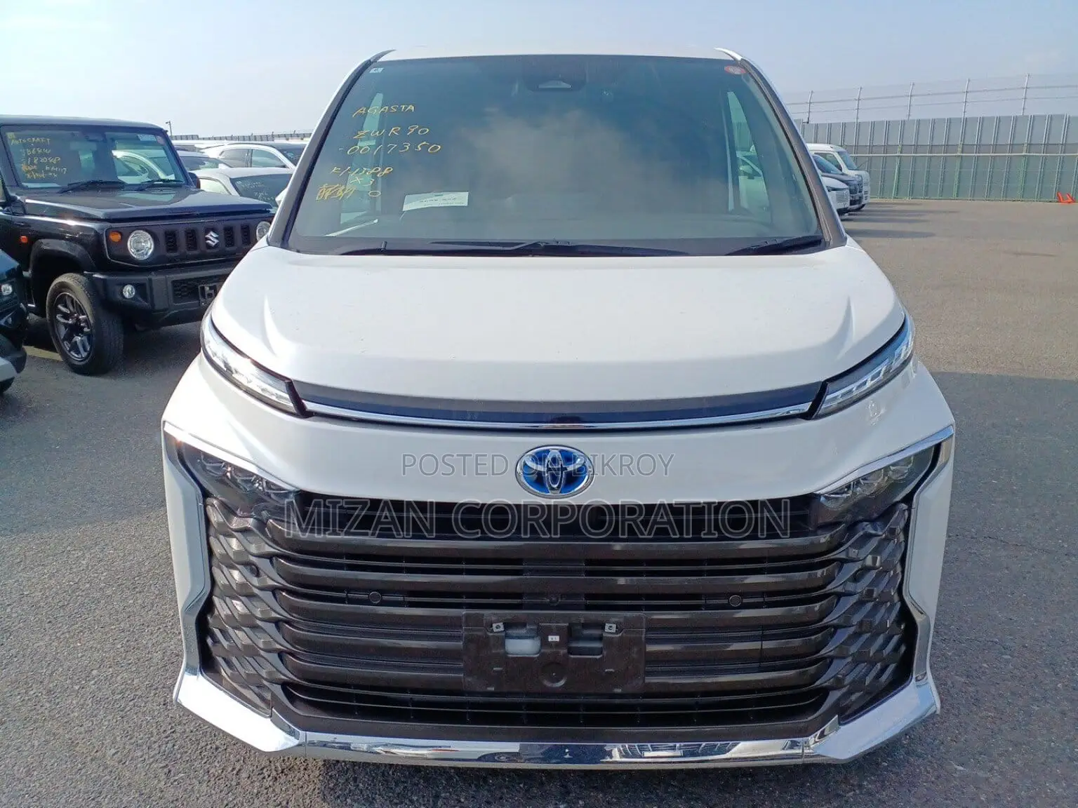 Toyota Voxy 2022 পার্ল