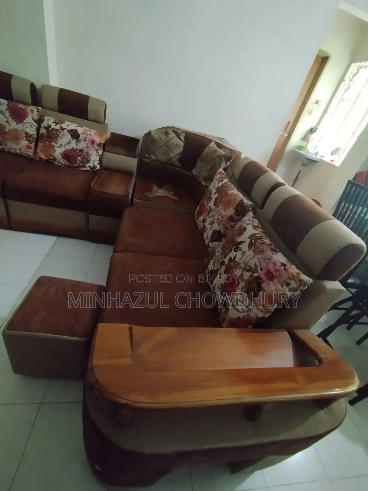Exquisite and Luxurious L-Shape Corner Sofa Set (Fresh Condition)
