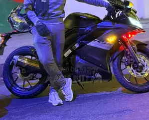 Yamaha R1 2022 Black