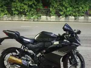 Yamaha R1 2022 Black