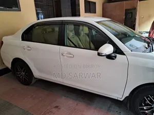 Toyota Axio ২০১৩ হোয়াইট