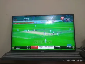 ব্যবহৃত ৪০" Walton TV বিক্রি হবে