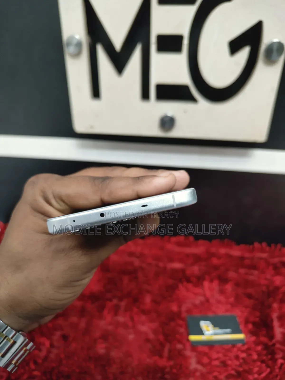 ওয়ানপ্লাস নর্ড ৪ ১২৮ জিবি রোজ গোল্ড