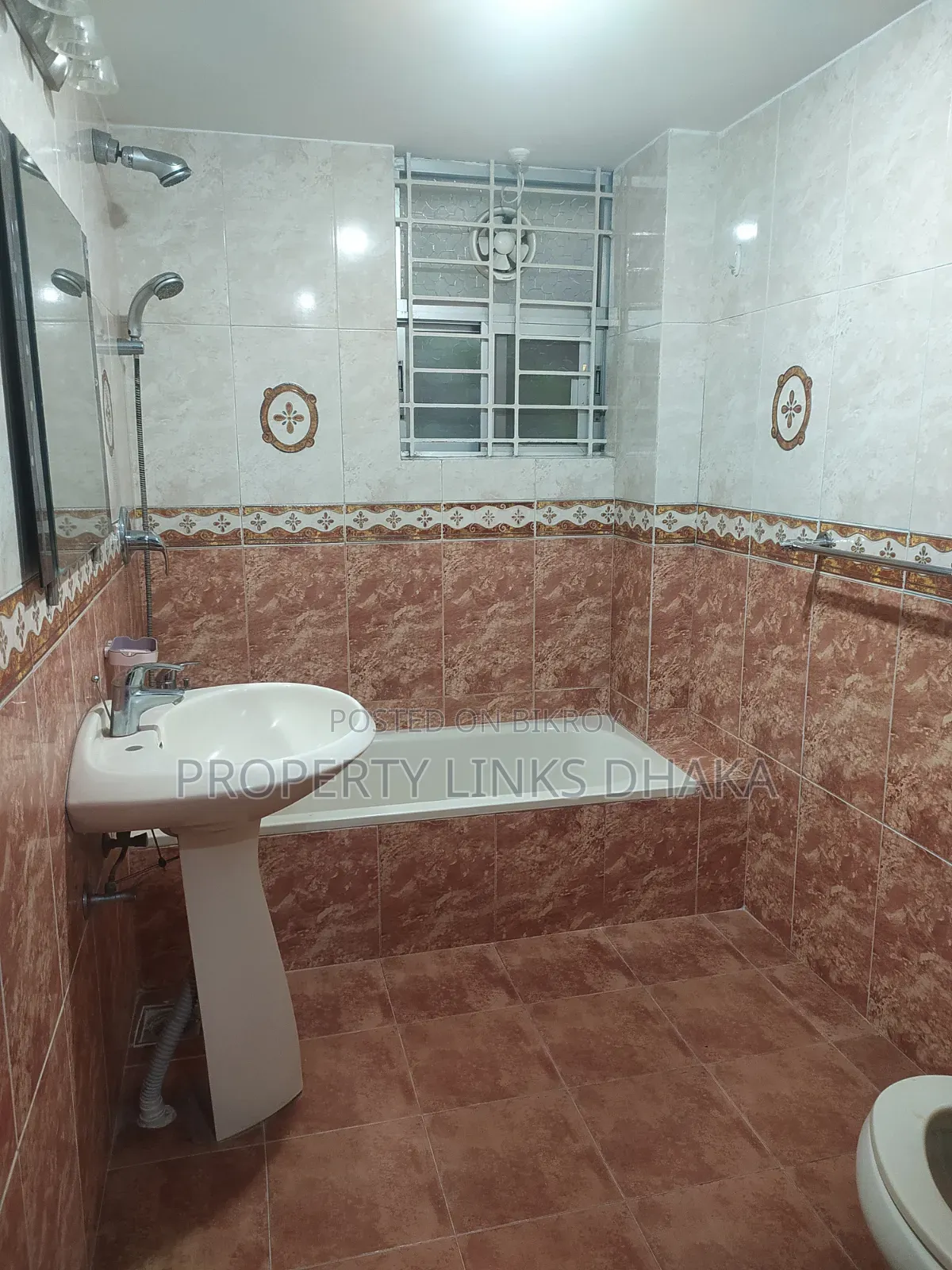 4bdrm Apartment in Gulshan for Rent