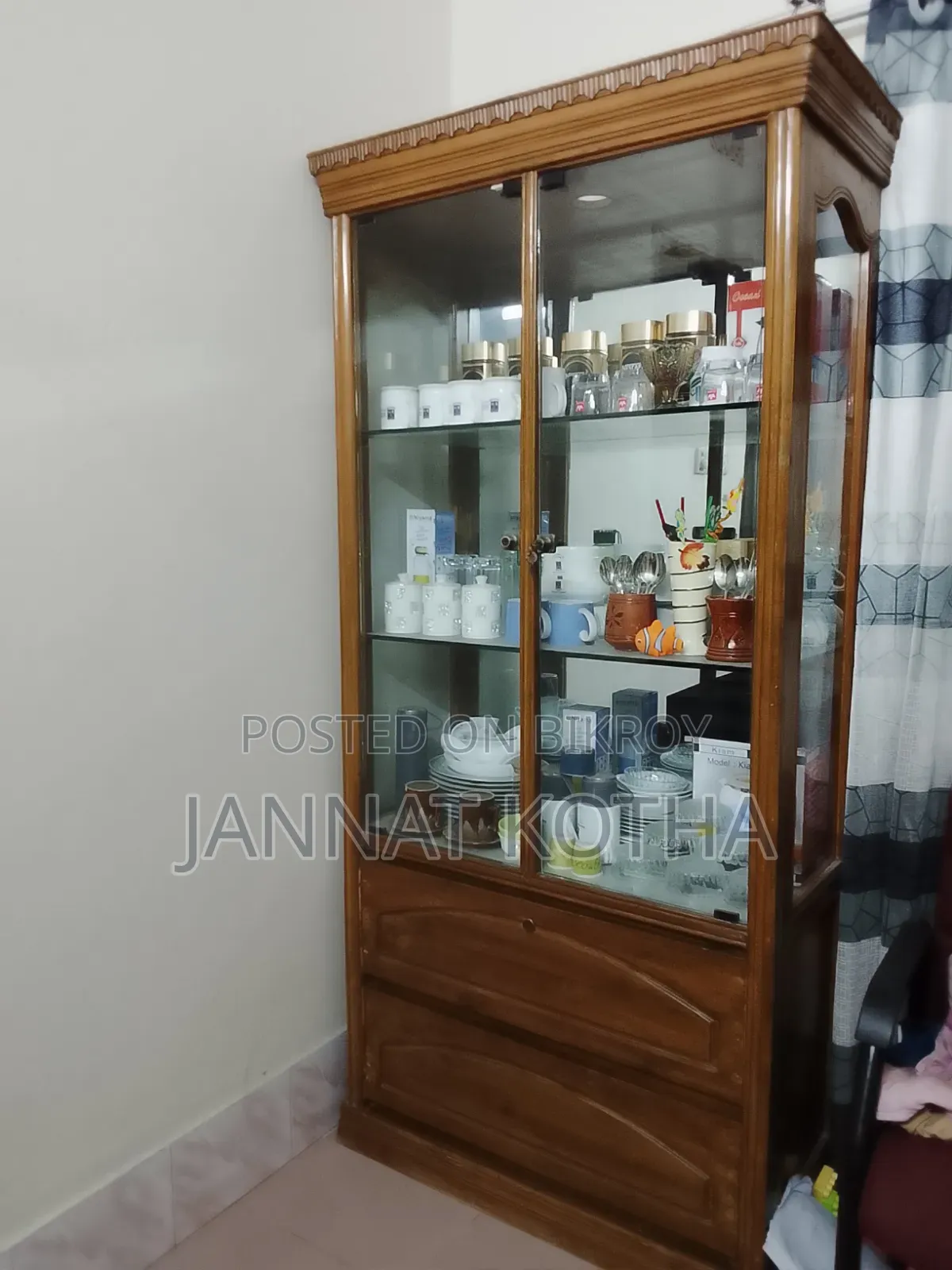 চিটাগাং সেগুন কাঠের গ্লাস কর্নার