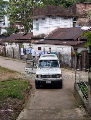 Mitsubishi Pajero 1990 White