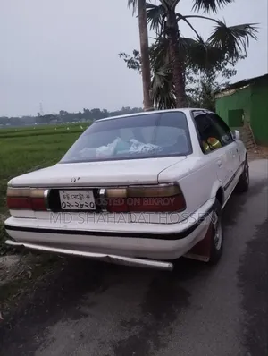 Toyota Corolla Sedan 1990 White