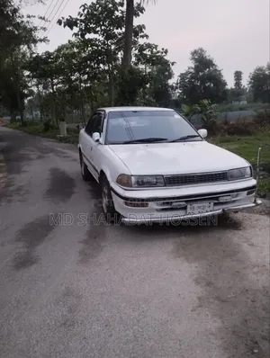 Toyota Corolla Sedan 1990 White