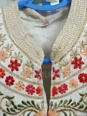 Pre-owned Three-Piece Set