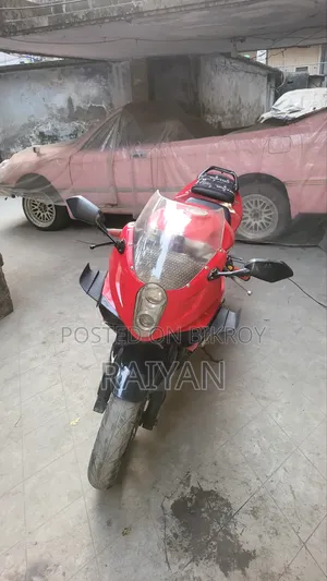 Hyosung GT250R 2012 Red