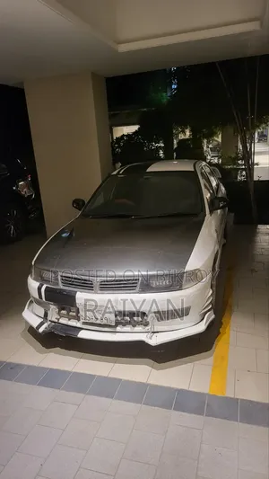 Mitsubishi Lancer 1998 White