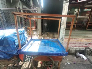 ব্যবহার করা কিন্তু পুরোপুরি নতুনের মতো দেখতে একটি ভ্যান বিক্রি করা হবে