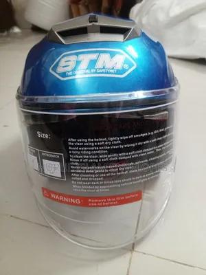 হাফ ফেস হেলমেট শোরুমের মাল