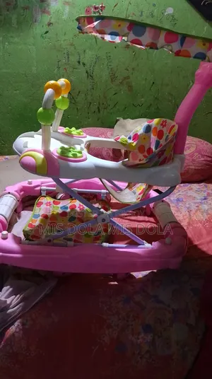 একটি বাচ্চাদের গাড়ি বিক্রি করবো