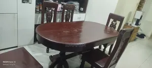 ডাইনিং টেবিল
