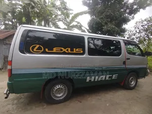 Toyota HiAce 2022 Green