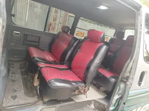 Toyota HiAce 2022 Green
