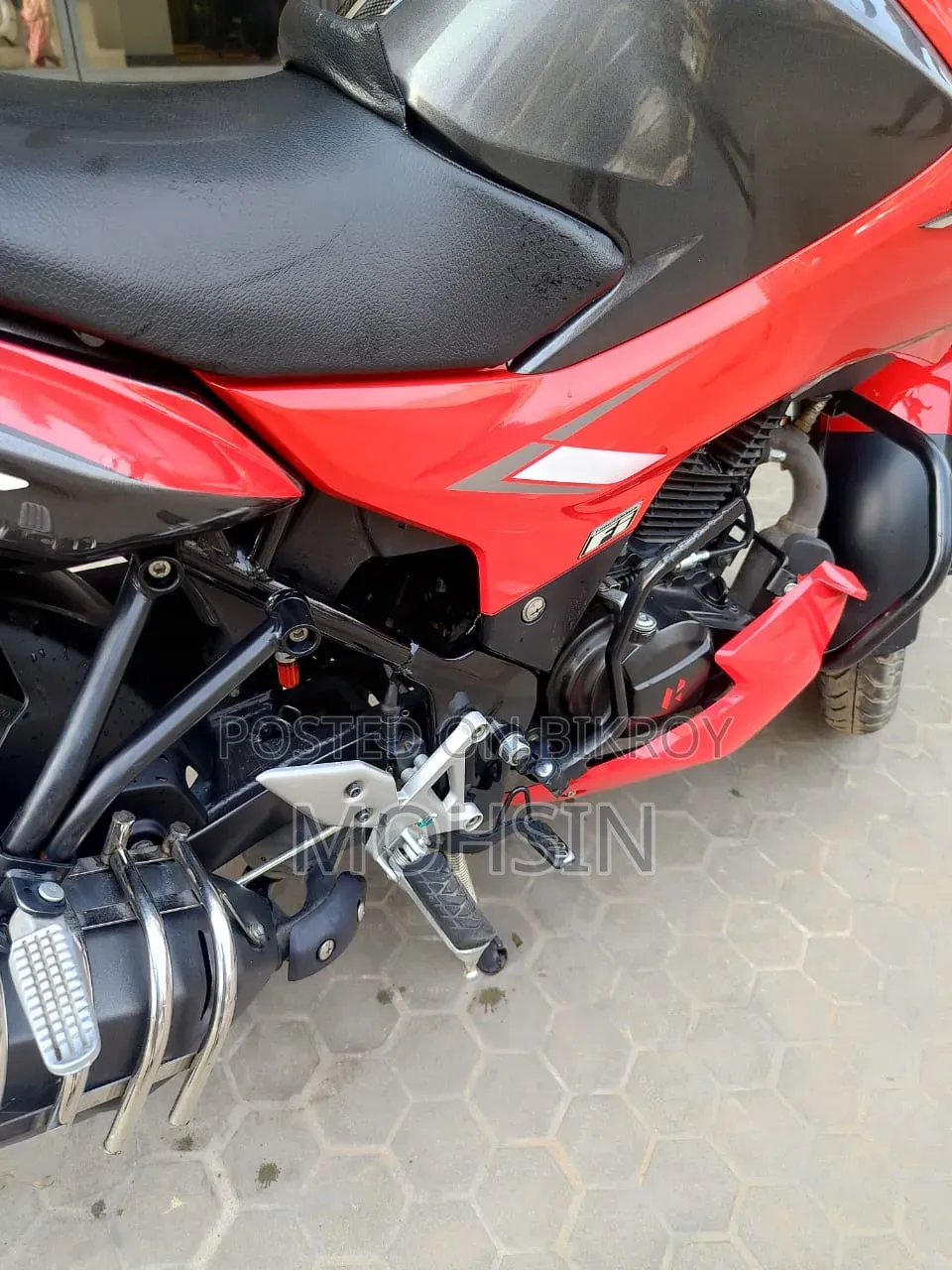 Hero Thriller 160R 2024 Red