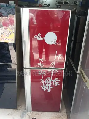 লাল রঙের নিচে ডিপ 14 CFT ফিরিজ বিক্রি করা হবে।