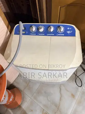 টিকেটুলী, ঢাকাতে বিক্রির জন্য এলজি সেমি-অটোমেটিক ওয়াশিং মেশিন।