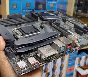 Asus Rog Strix B250f Gaming Full Atx Motherboard