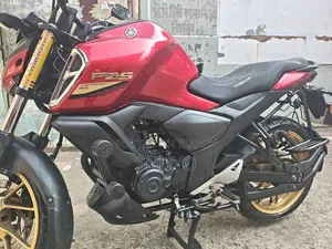 Yamaha 2023 Red