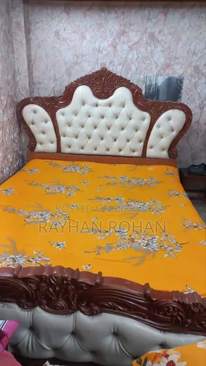 কিং সাইজ মেহগনি কাঠের লাক্সারি বেড