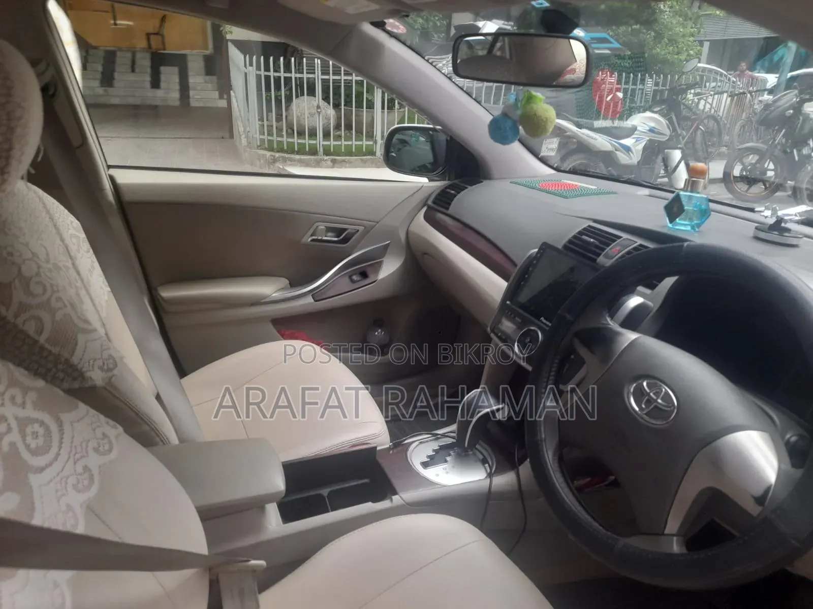 Toyota Premio 2012 Silver