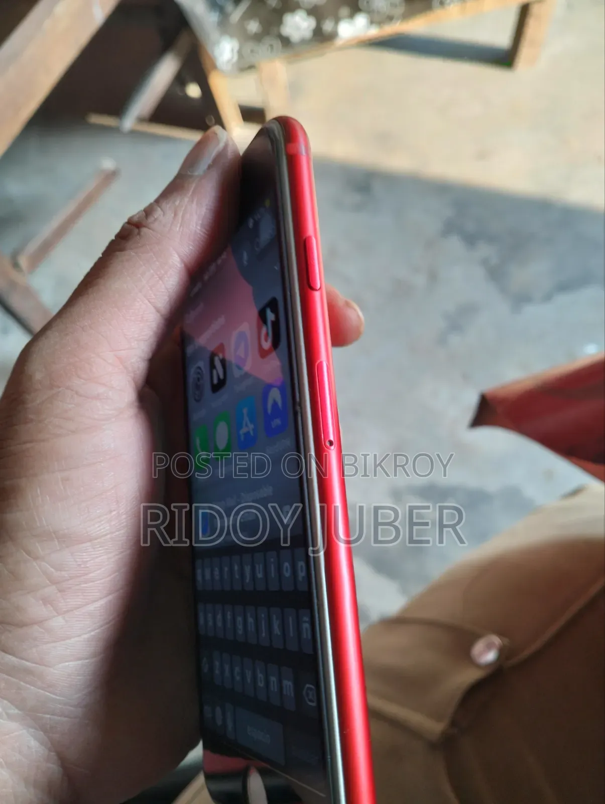 অ্যাপল আইফোন ৭ ৩২ জিবি রেড
