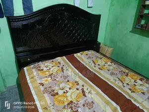 একদম নতুন খাট ৬/৭ ফিট