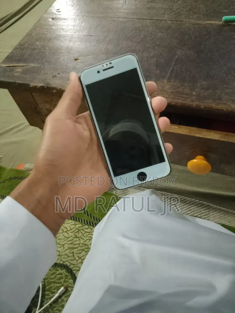 Apple iPhone 6s 32 GB White