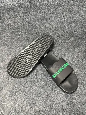 Trendy & Comfortable Men’s Slides