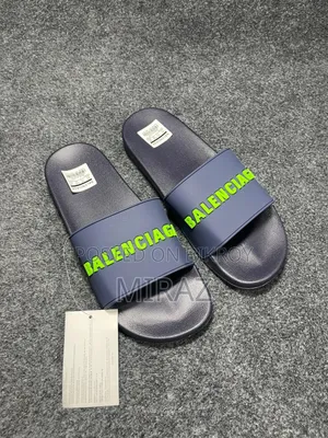 Trendy & Comfortable Men’s Slides