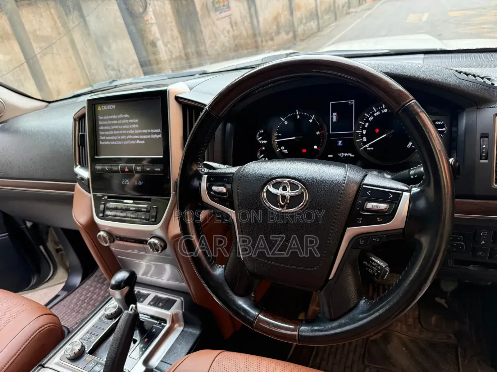Toyota Land Cruiser 4.5 V8 VXR 2019 Pearl