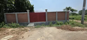 চাকরি জীবি কোটায় ৩ কাঠা প্লট ২৩ নং সেক্টরে।