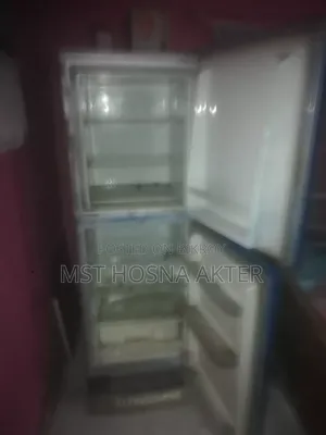 একটি ফ্রিজ বিক্রি করা হবে