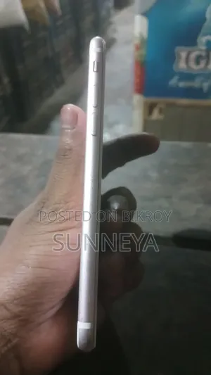 New Apple iPhone 7 128 GB Silver