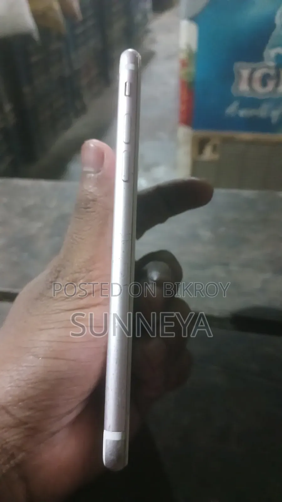 New Apple iPhone 7 128 GB Silver