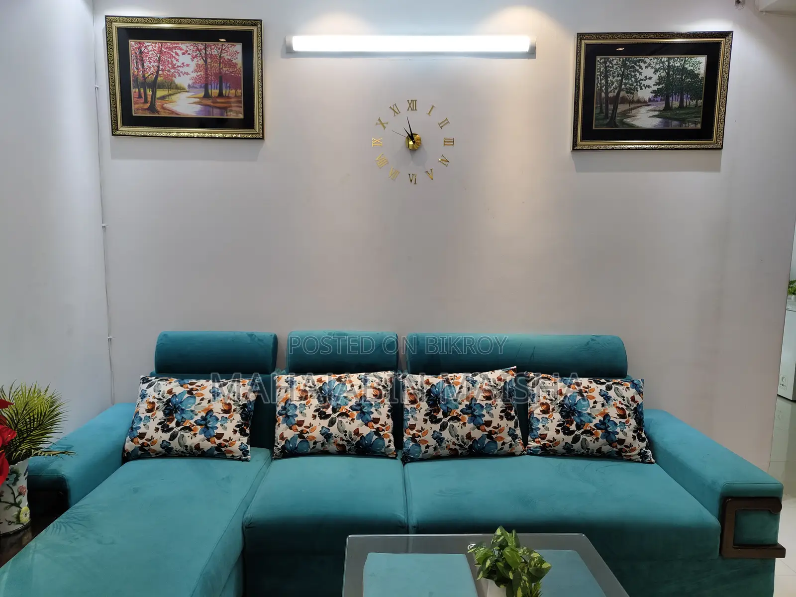 Sofa Set With Divan, Cushions, and Tea Table