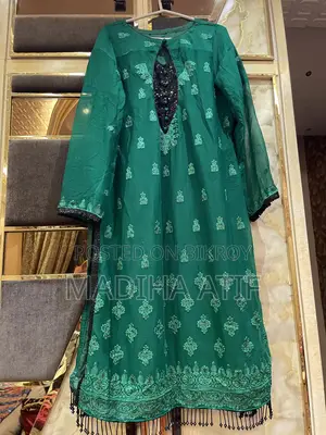 সবুজ এবং কালো সিকোয়েন্সের কাজ