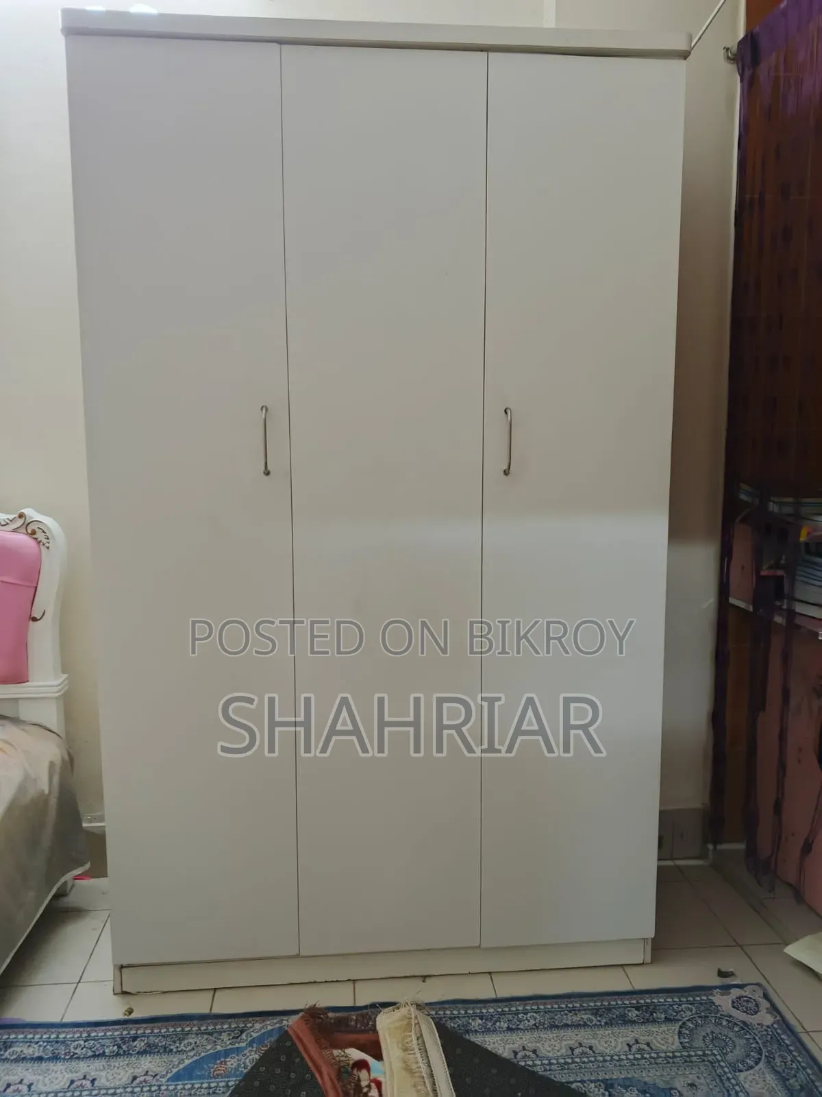 Almari 3-Door White Colour