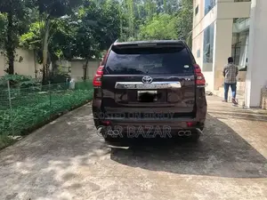 Toyota Land Cruiser Prado 2.7 I 2011 Maroon